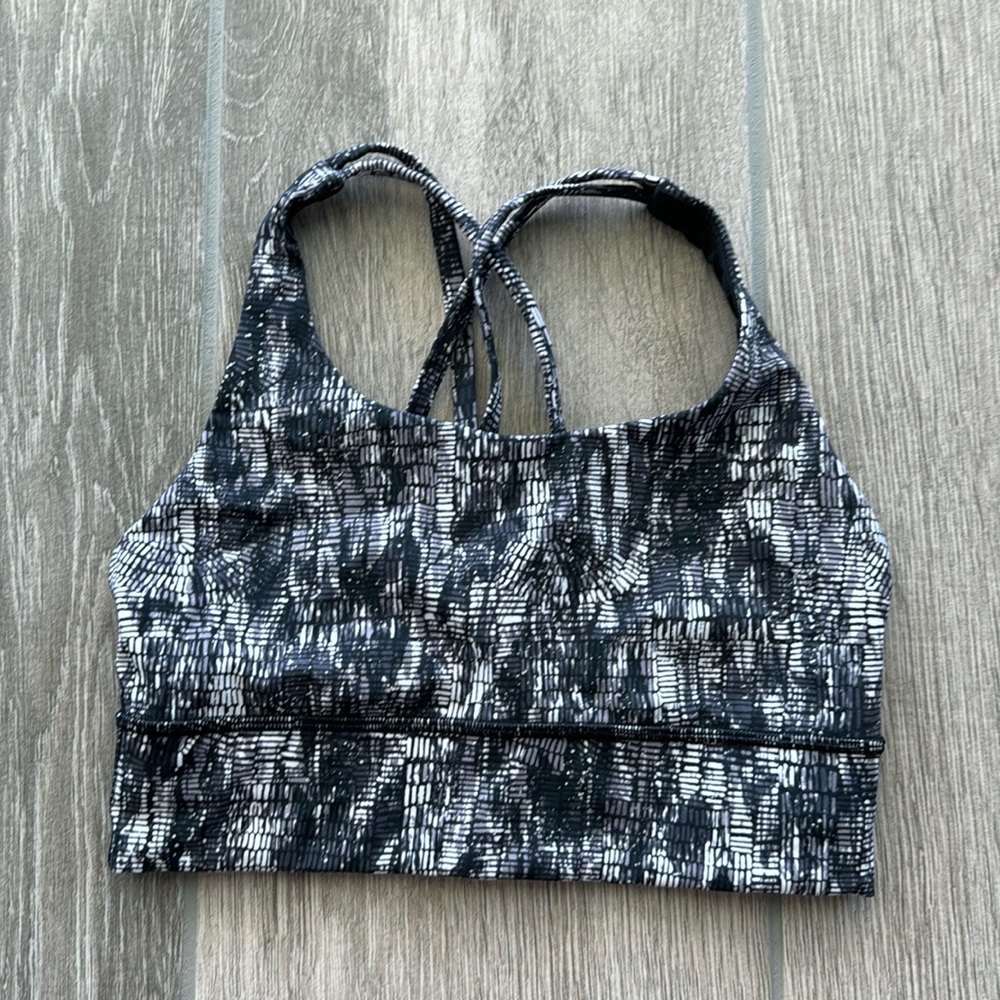 Lululemon size 6 sports bra EUC